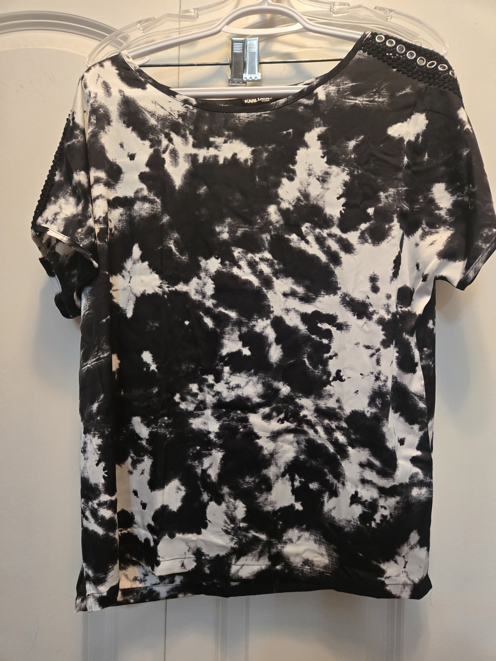 Karl Lagerfeld Black & White Tie-Dye Eyelet Shoulder Tee